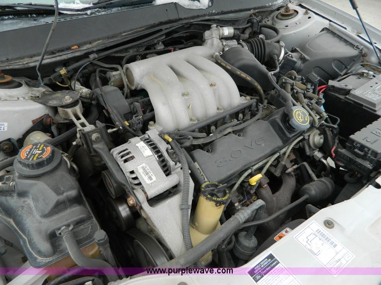 image for item G7707 2000 Ford Taurus SE