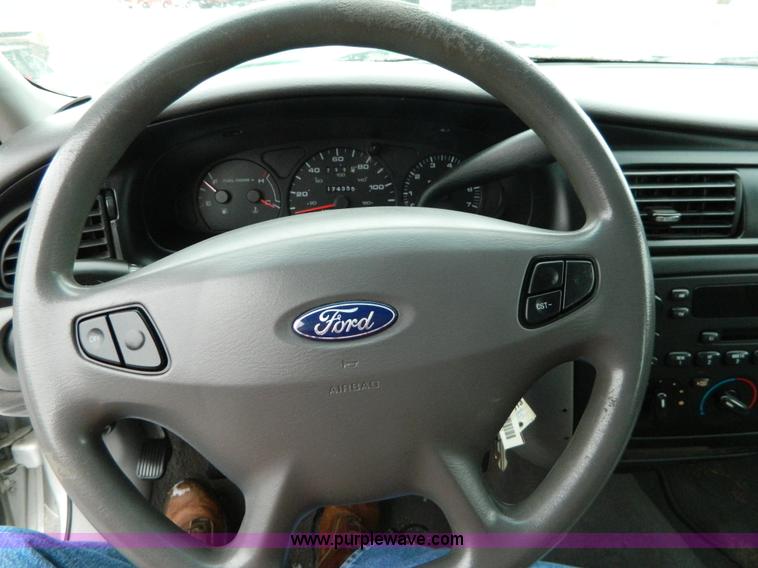 image for item G7707 2000 Ford Taurus SE
