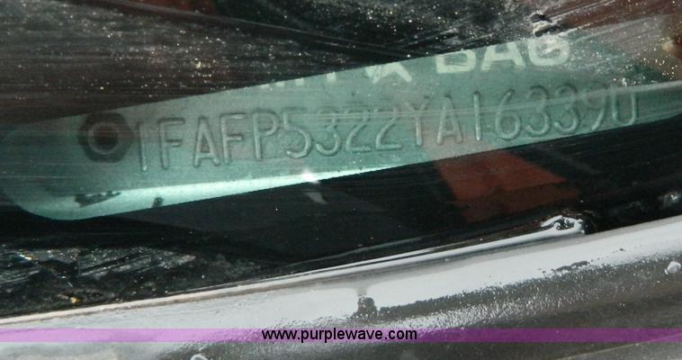 image for item G7707 2000 Ford Taurus SE