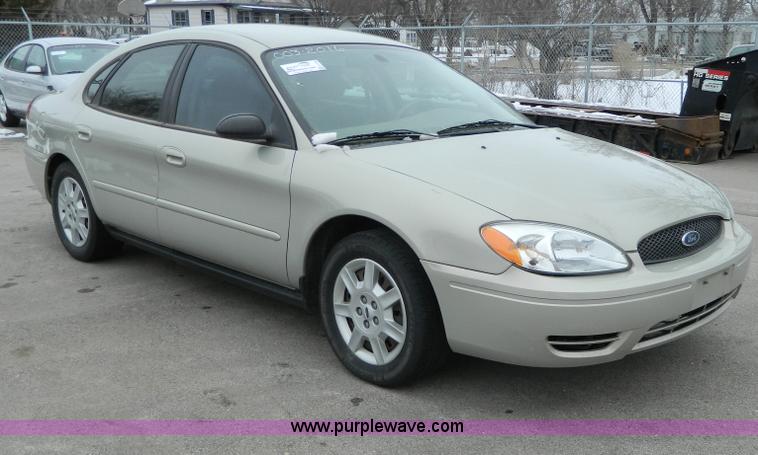 image for item G7708 2006 Ford Taurus SE