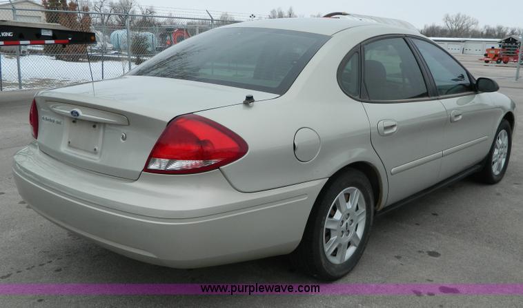 image for item G7708 2006 Ford Taurus SE