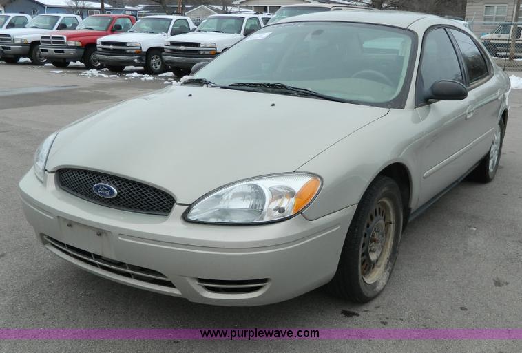 image for item G7708 2006 Ford Taurus SE