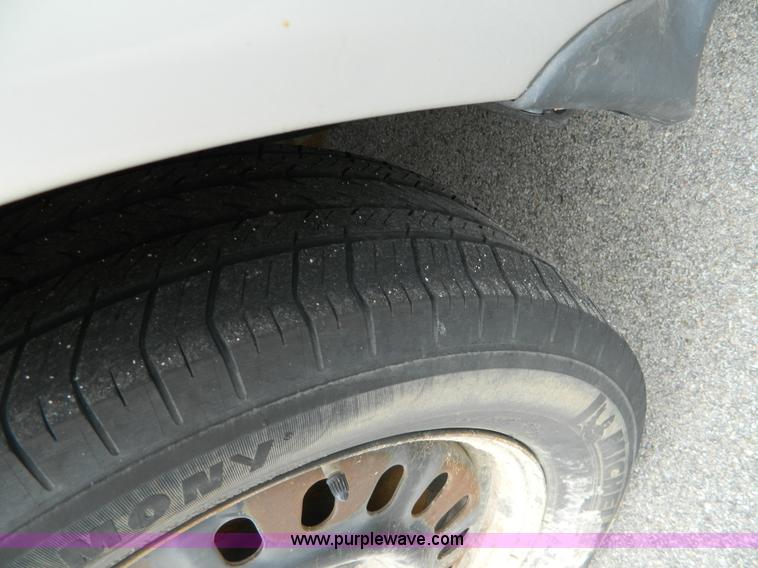 image for item G7708 2006 Ford Taurus SE