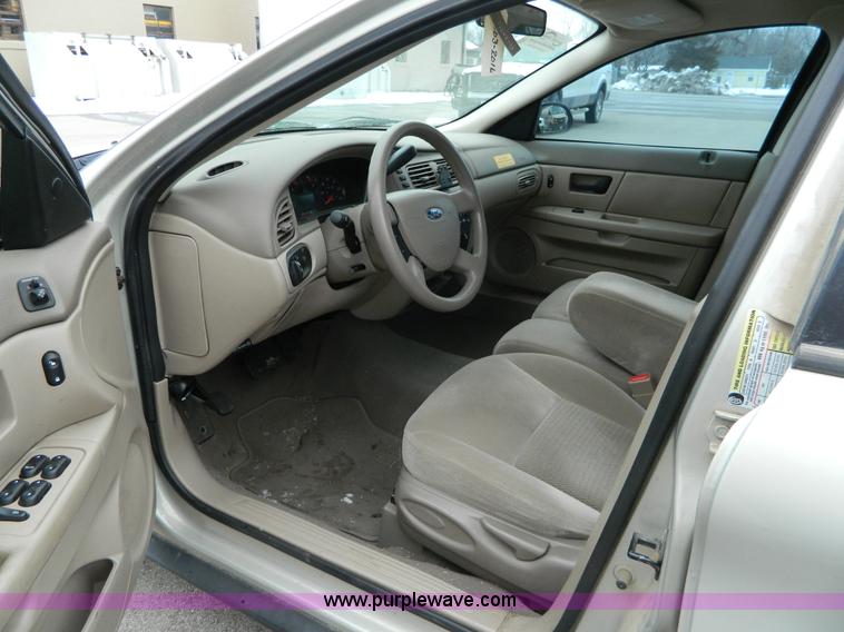 image for item G7708 2006 Ford Taurus SE