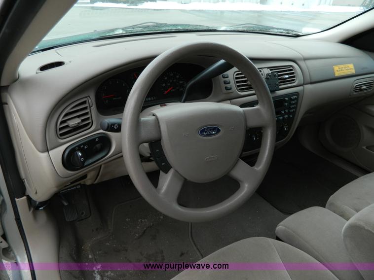 image for item G7708 2006 Ford Taurus SE