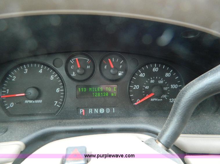 image for item G7708 2006 Ford Taurus SE