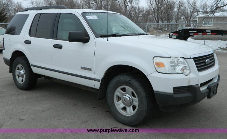 image for item G7709 2006 Ford Explorer SUV