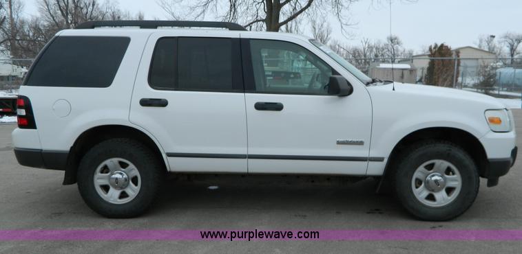 image for item G7709 2006 Ford Explorer SUV