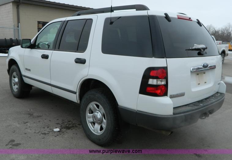 image for item G7709 2006 Ford Explorer SUV