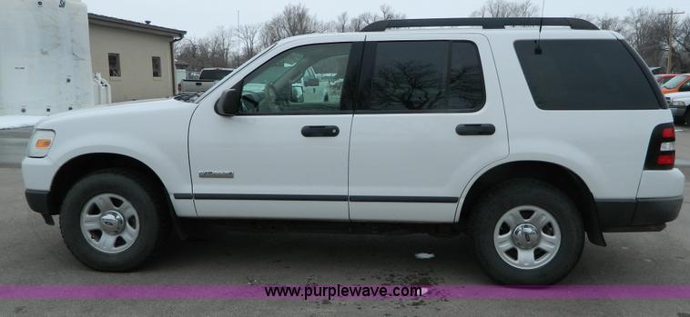 image for item G7709 2006 Ford Explorer SUV