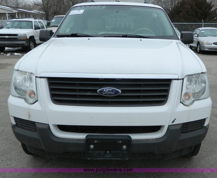 image for item G7709 2006 Ford Explorer SUV