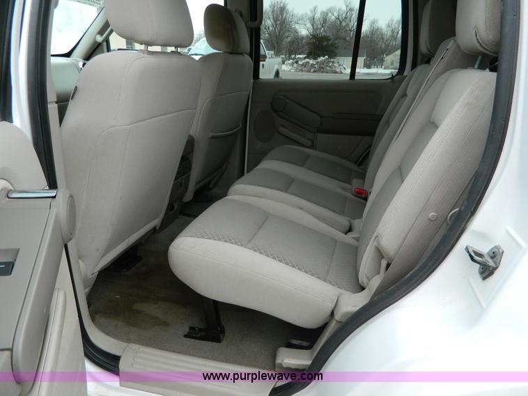 image for item G7709 2006 Ford Explorer SUV