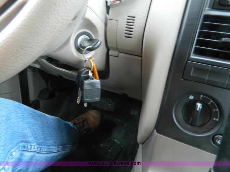 image for item G7709 2006 Ford Explorer SUV