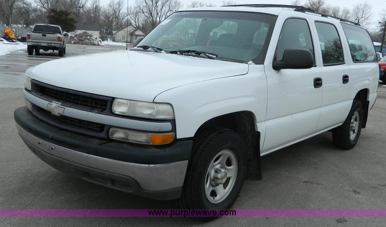 image for item G7711 2002 Chevrolet Suburban C1500 SUV