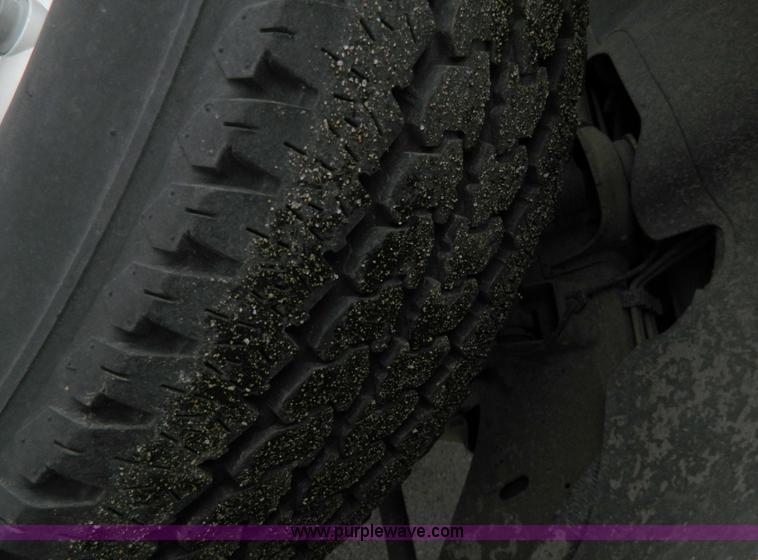 image for item G7711 2002 Chevrolet Suburban C1500 SUV