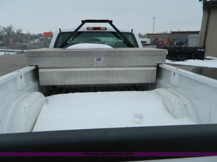 image for item G7712 2002 Chevrolet Silverado 1500 pickup truck