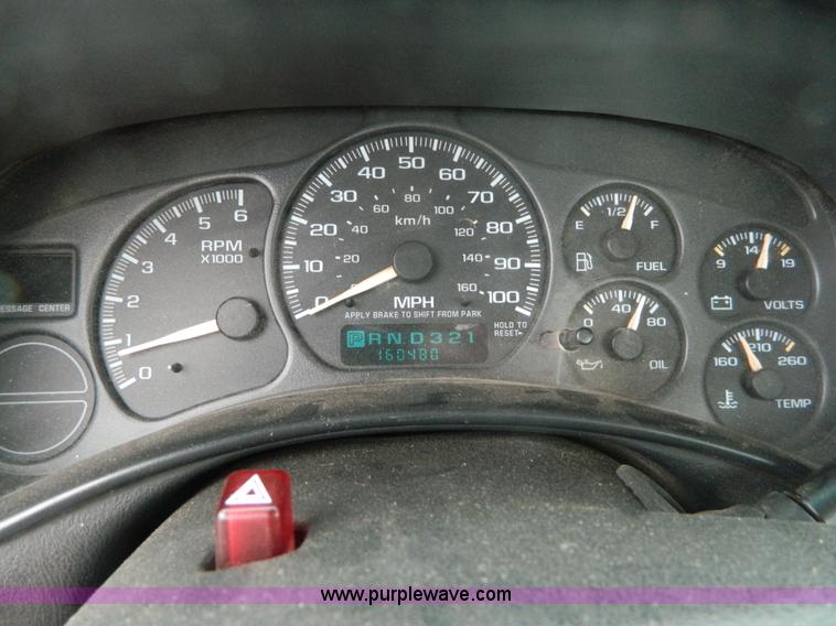 image for item G7712 2002 Chevrolet Silverado 1500 pickup truck