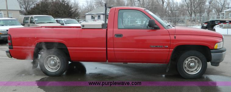 image for item G7713 2001 Dodge Ram 1500 pickup truck