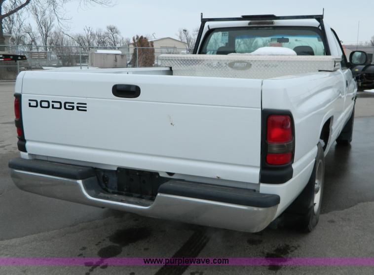 image for item G7714 2001 Dodge Ram 1500 pickup truck