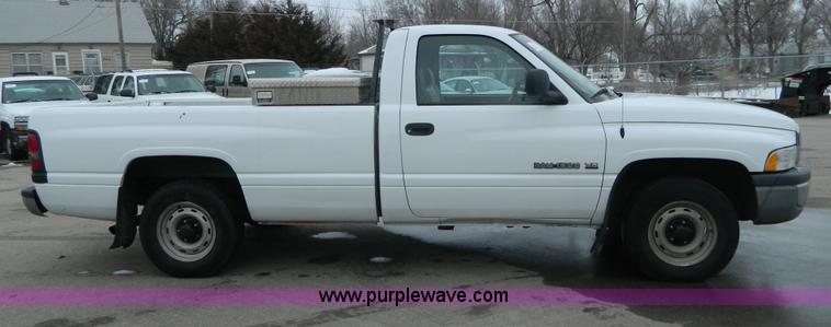 image for item G7715 2001 Dodge Ram 1500 pickup truck