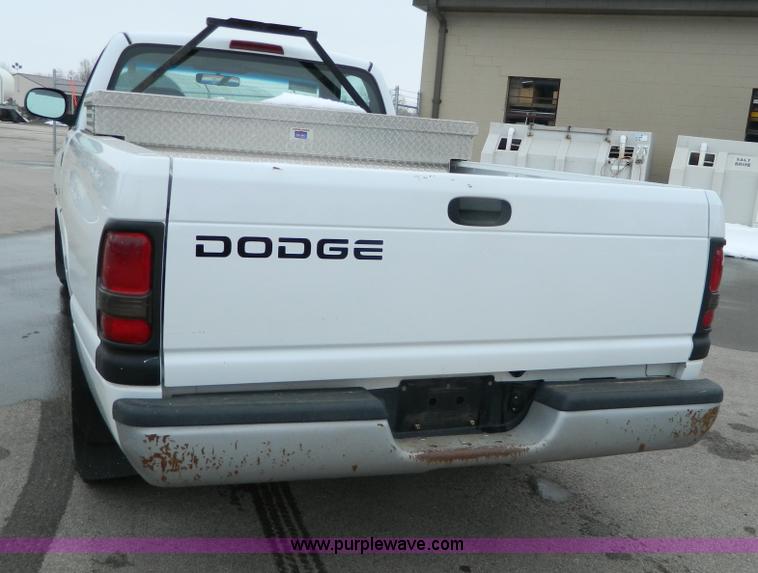 image for item G7715 2001 Dodge Ram 1500 pickup truck