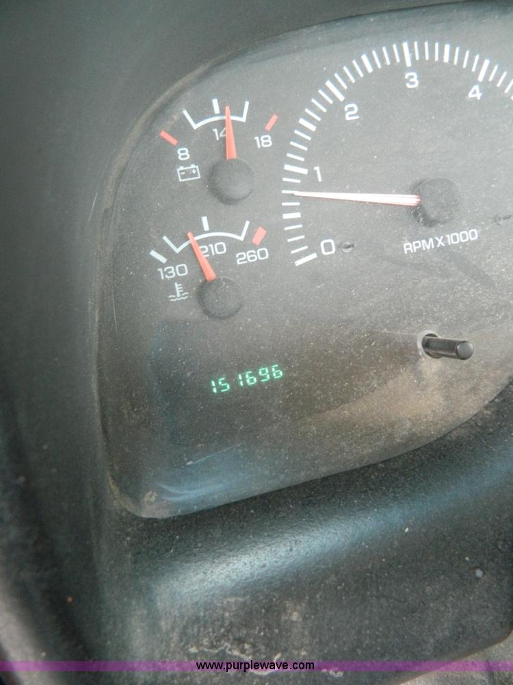 image for item G7715 2001 Dodge Ram 1500 pickup truck