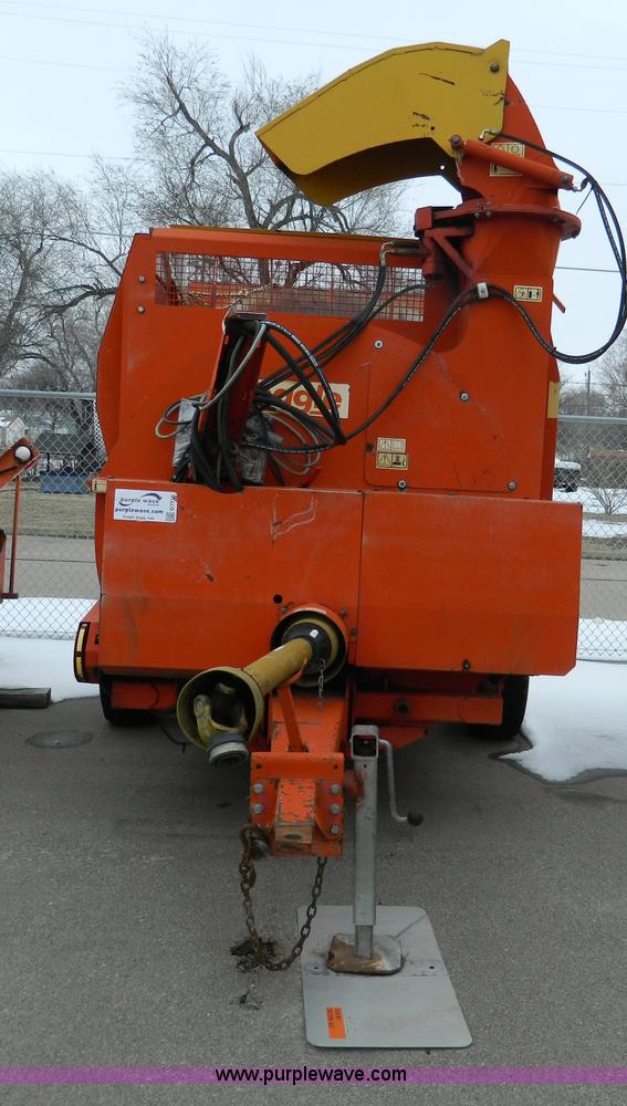 image for item G7716 2005 Teagle Tomahawk 8080 square bale shredder