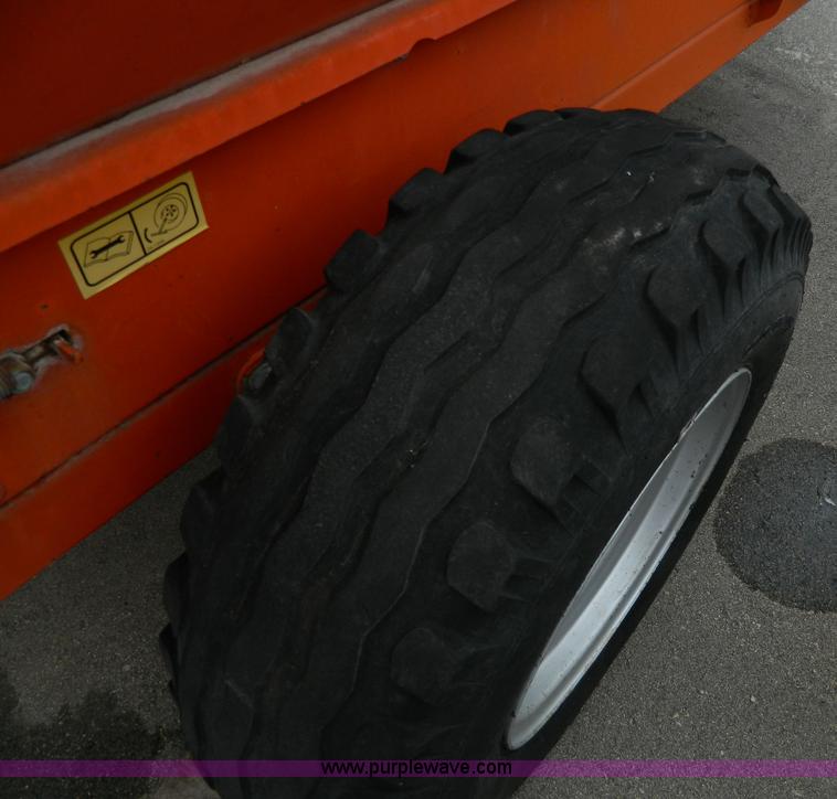 image for item G7716 2005 Teagle Tomahawk 8080 square bale shredder