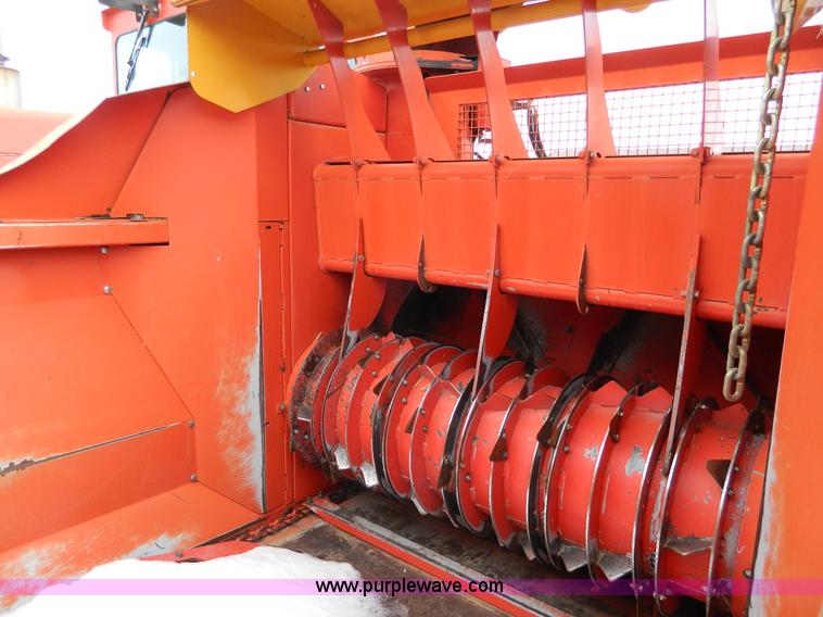 image for item G7716 2005 Teagle Tomahawk 8080 square bale shredder