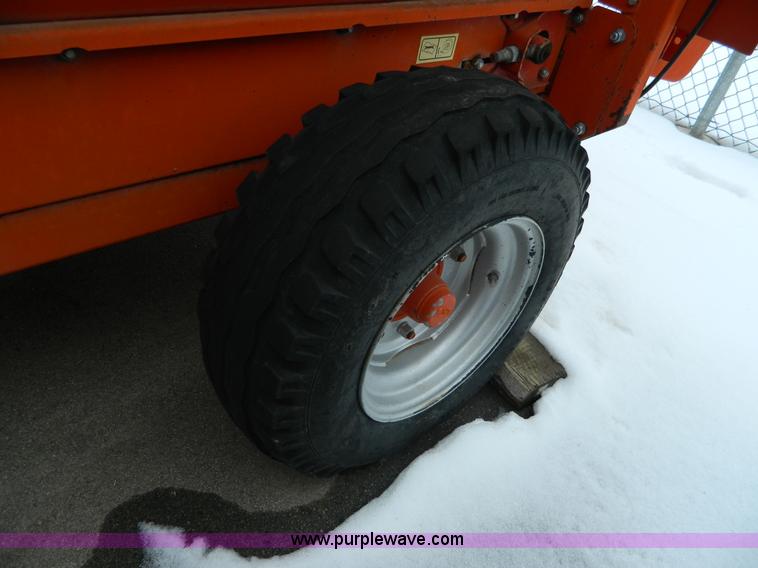 image for item G7716 2005 Teagle Tomahawk 8080 square bale shredder