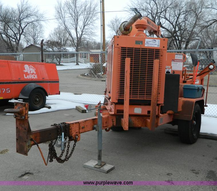 image for item G7717 1998 Brush Bandit 200XP wood chipper