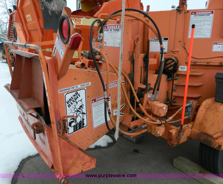 image for item G7717 1998 Brush Bandit 200XP wood chipper