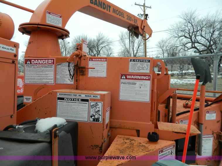 image for item G7717 1998 Brush Bandit 200XP wood chipper