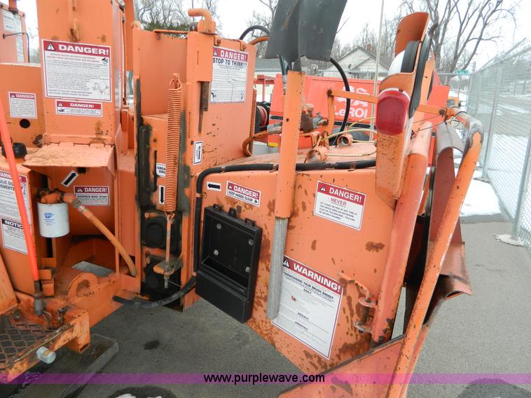 image for item G7717 1998 Brush Bandit 200XP wood chipper