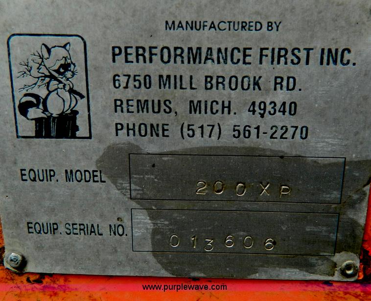 image for item G7717 1998 Brush Bandit 200XP wood chipper