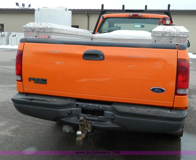 image for item G7718 2003 Ford F250 XL pickup truck