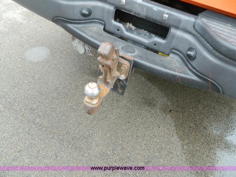 image for item G7718 2003 Ford F250 XL pickup truck