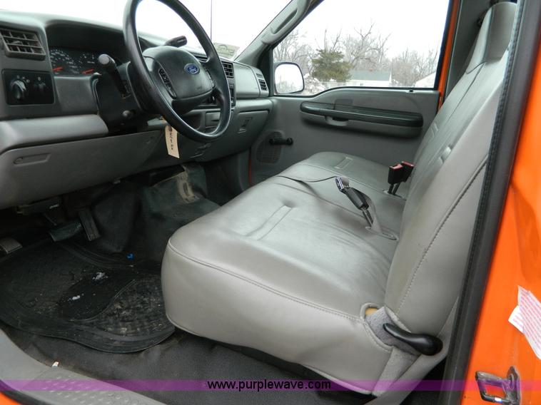 image for item G7718 2003 Ford F250 XL pickup truck