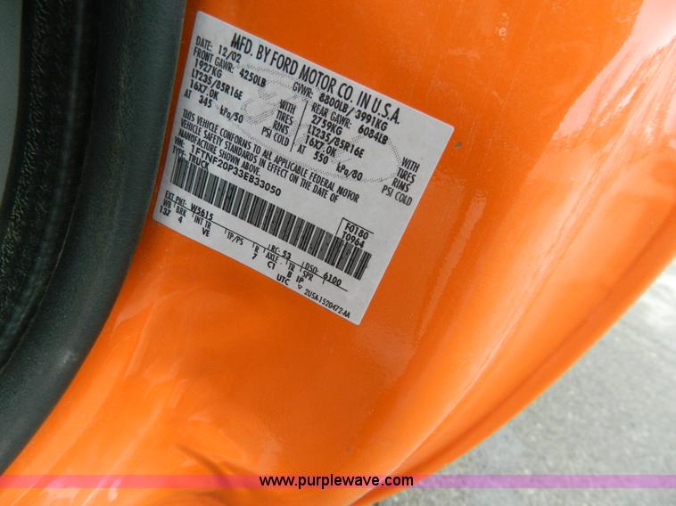 image for item G7718 2003 Ford F250 XL pickup truck