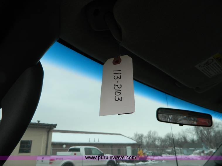 image for item G7718 2003 Ford F250 XL pickup truck