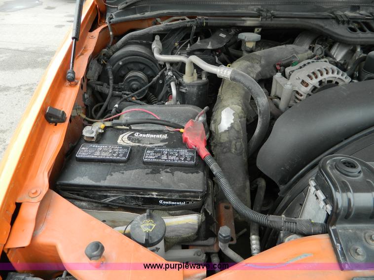 image for item G7718 2003 Ford F250 XL pickup truck