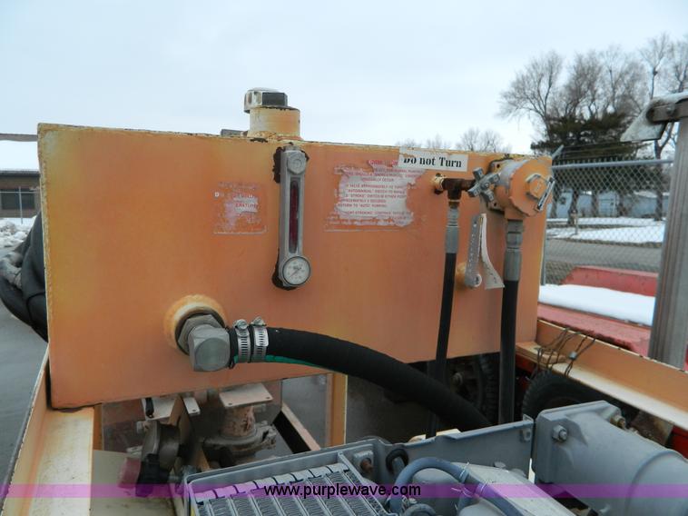 image for item G7724 1997 Olin 97 mud jack