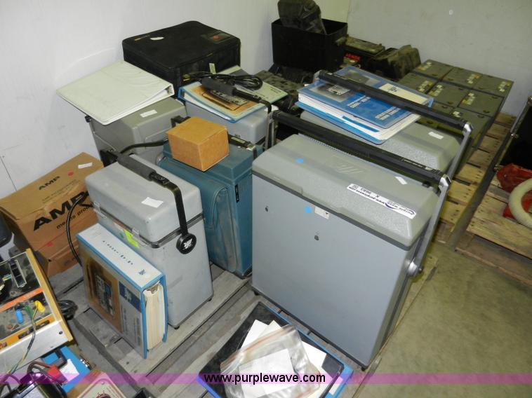 image for item X9683 Assorted electronics