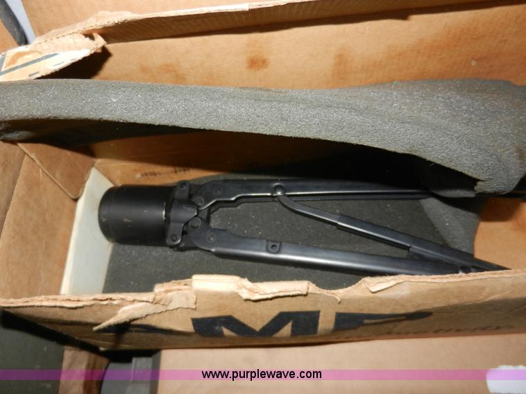 image for item X9683 Assorted electronics