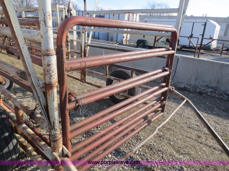 image for item AK9734 Wilson Corral portable wheel corral