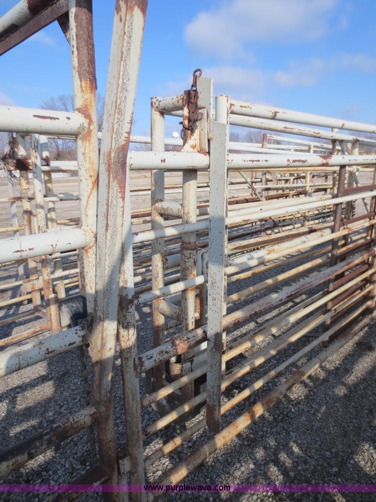 image for item AK9735 Wilson Corral portable wheel corral