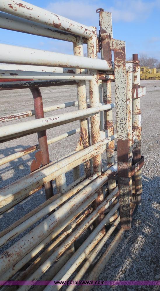 image for item AK9735 Wilson Corral portable wheel corral