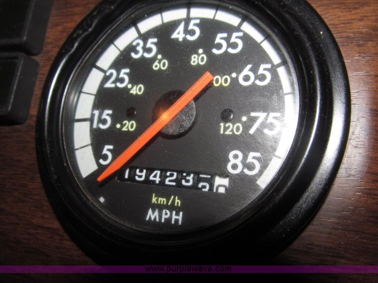 image for item B5404 1993 Freightliner FLD120 silage truck