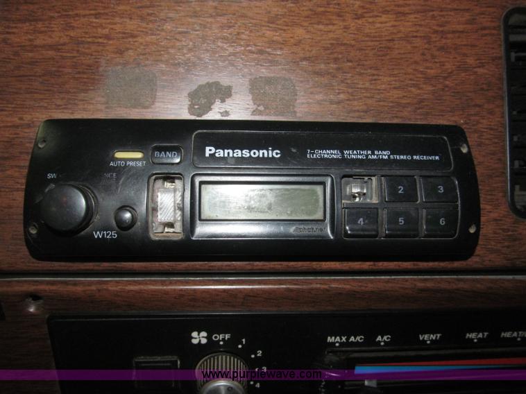 image for item B5404 1993 Freightliner FLD120 silage truck