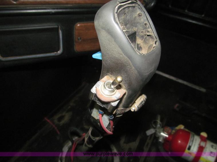 image for item B5404 1993 Freightliner FLD120 silage truck